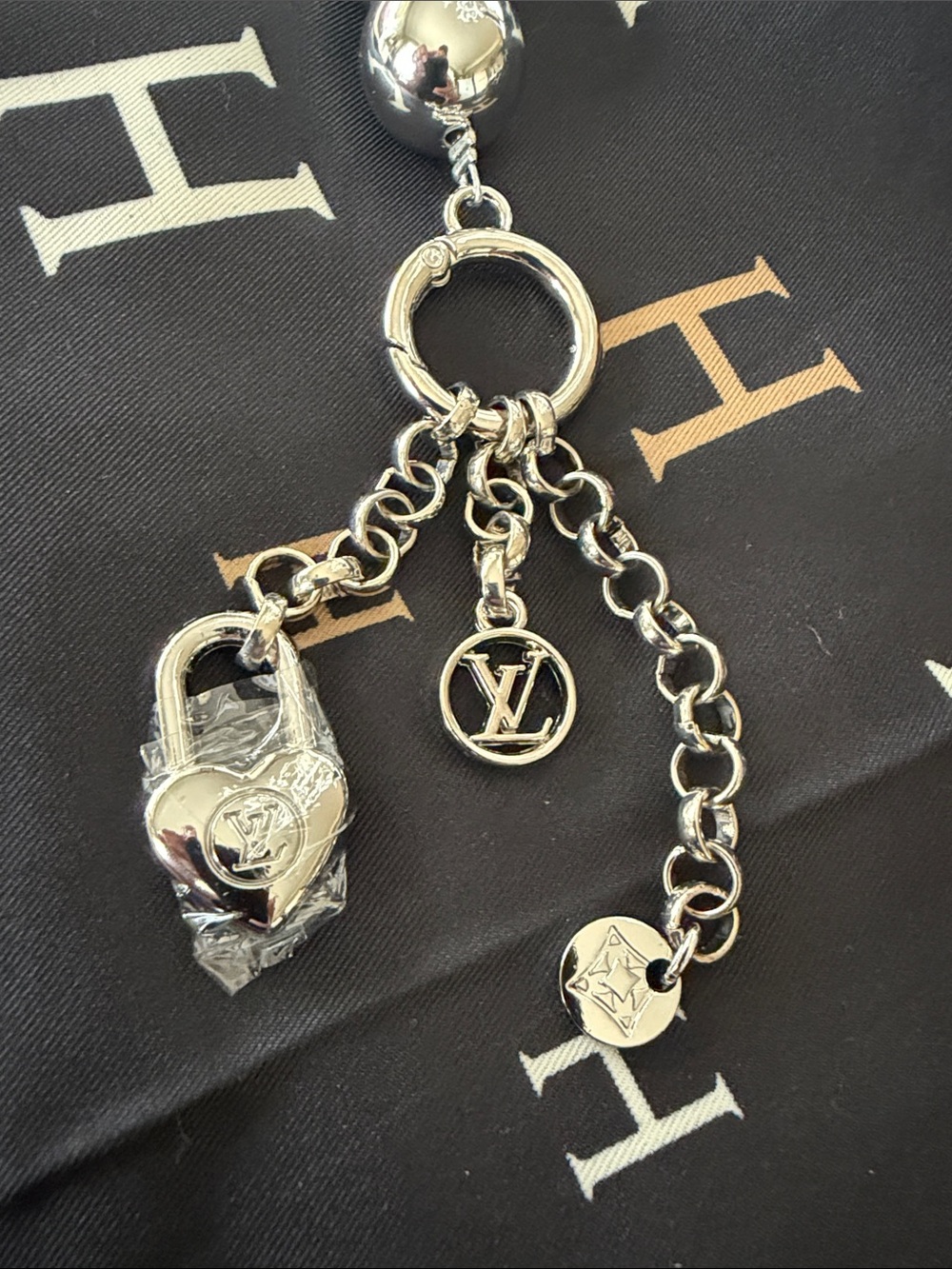 Silver Heart Padlock style Charm Keychain with Chain Tassels handmade - Picture 2 of 7